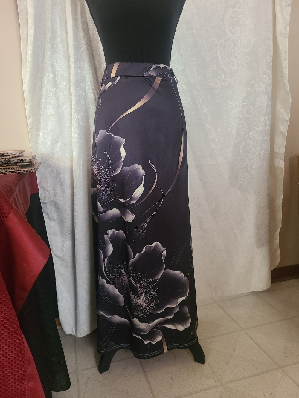 Elegant Purple Floral Maxi Skirt with Subtle Black Accents